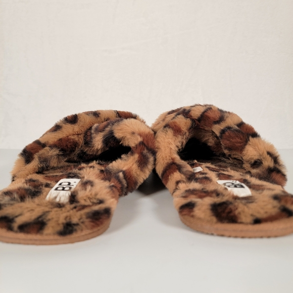 BP. Mae Faux Fur Criss-Cross Slippers in Leopard, Size L - Picture 9 of 13